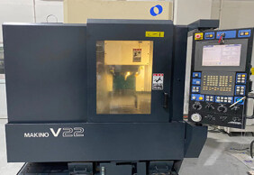 Makino 3 ejes CNC mecanizado V22