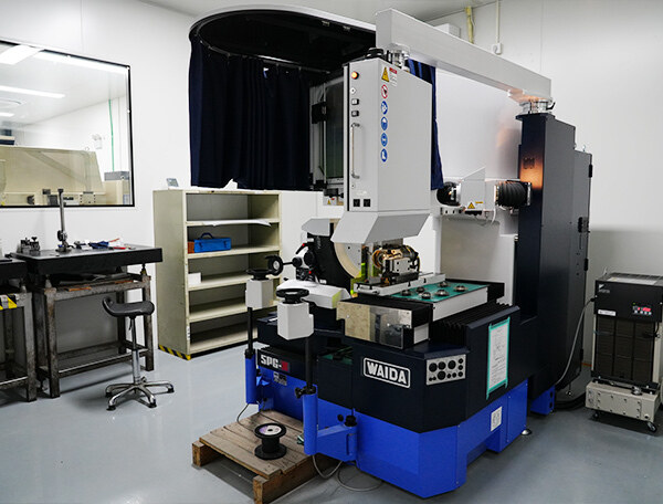 WAIDA-光學曲線磨床