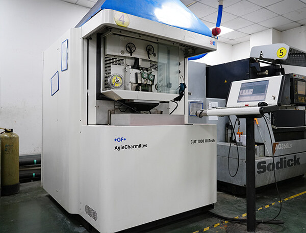 阿奇夏米爾-慢走絲