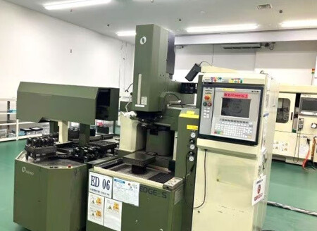 牧野放电加工机